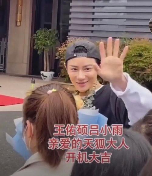 吃瓜路人路过图片,捕捉生活百态